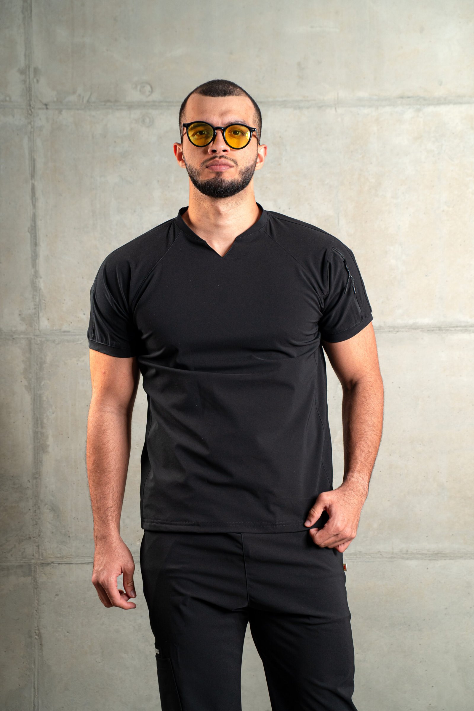 conjunto masculino negro bolsillo en hombro conjunto masculino negro bolsillo en hombro