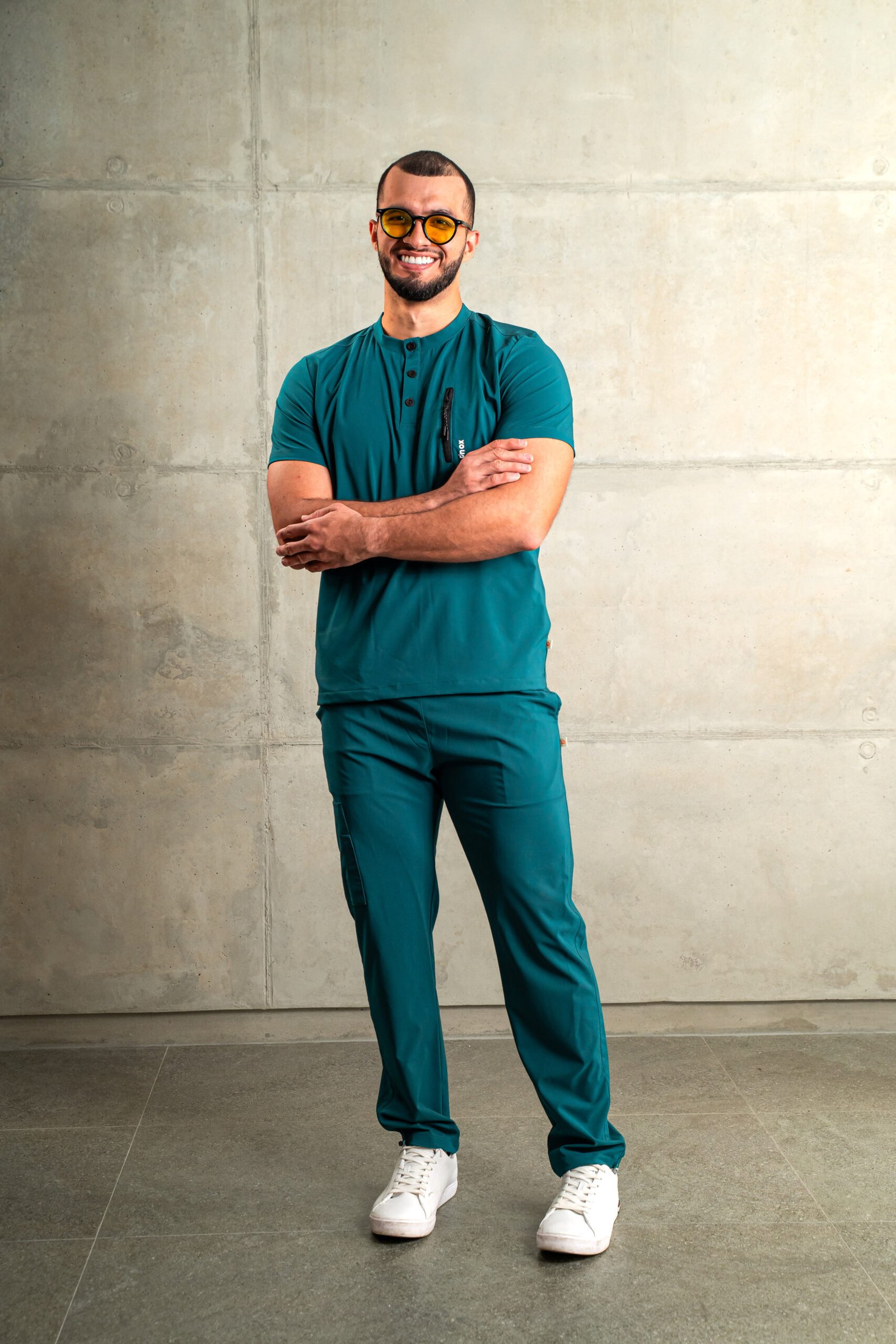 conjunto masculino turquesa con botones conjunto masculino turquesa con botones