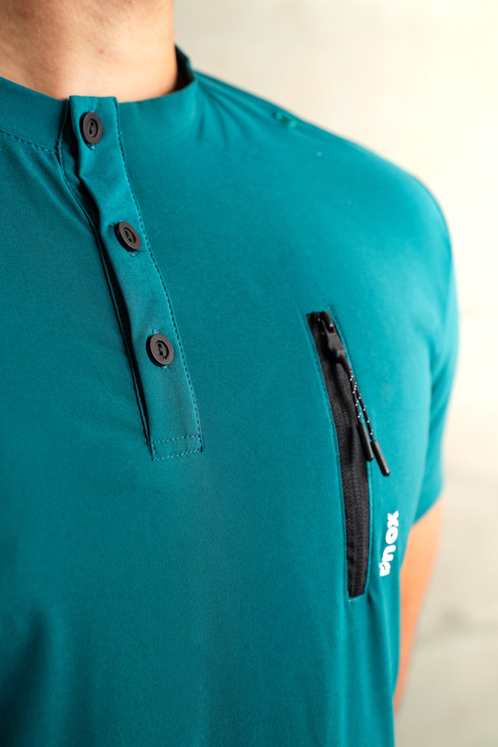 conjunto masculino turquesa con botones conjunto masculino turquesa con botones