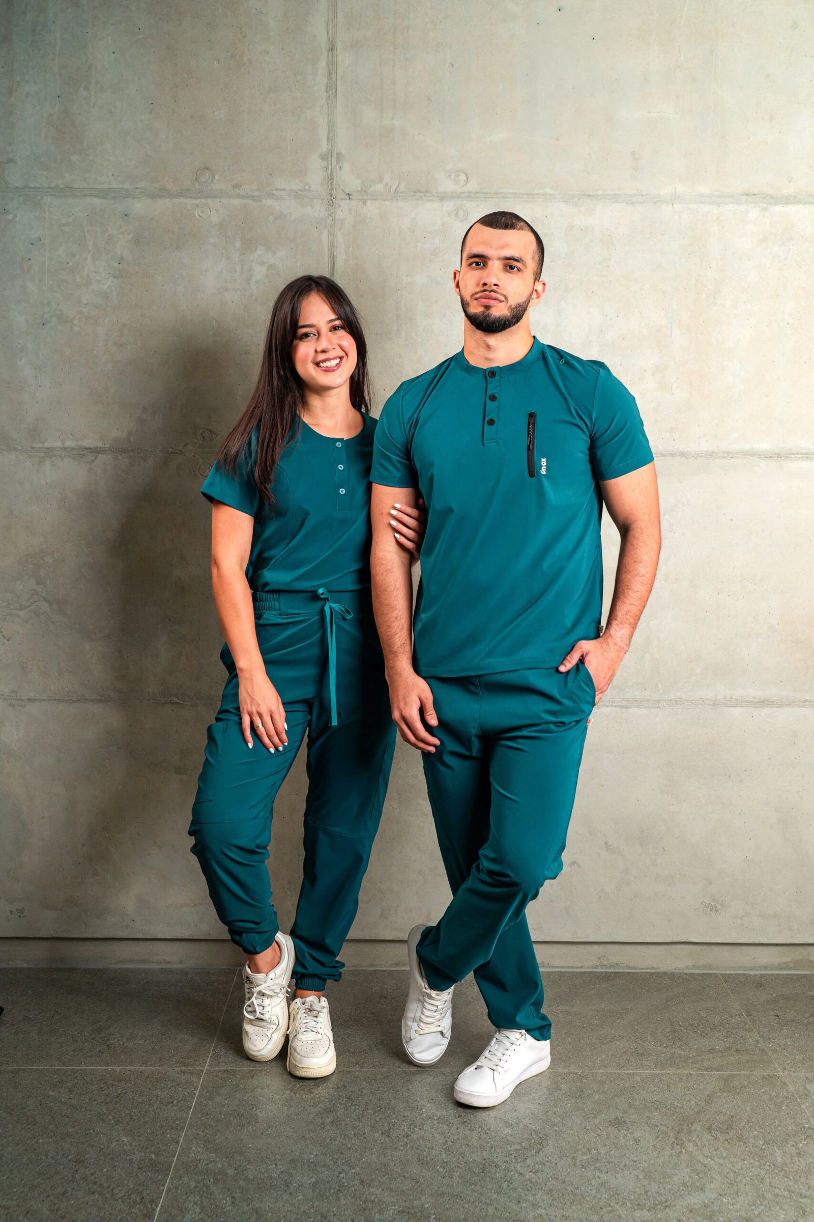 conjunto masculino turquesa con botones conjunto masculino turquesa con botones
