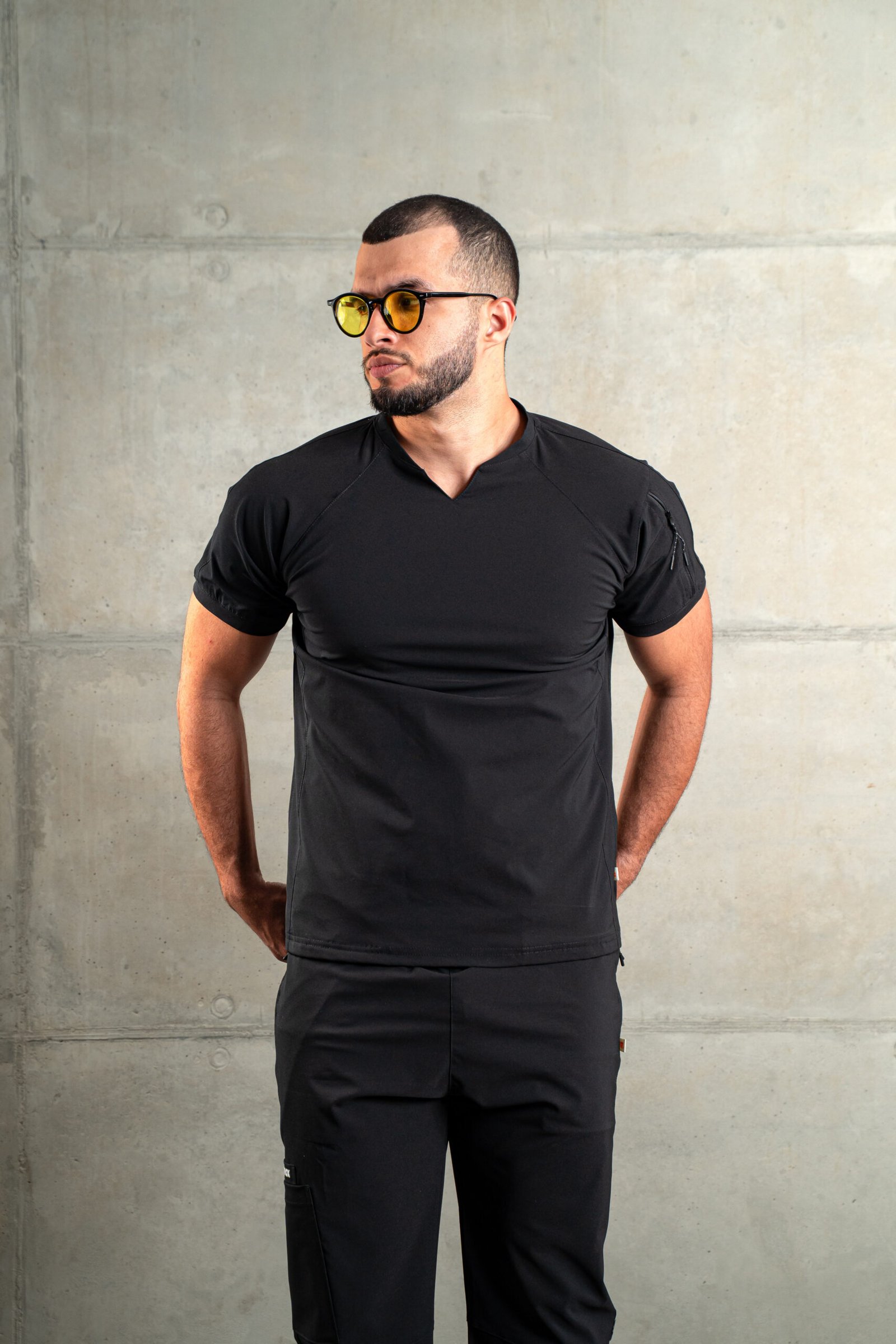 conjunto masculino negro bolsillo en hombro conjunto masculino negro bolsillo en hombro